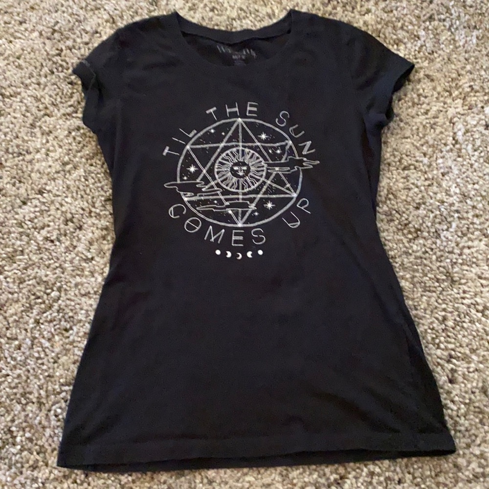 Size medium black tee